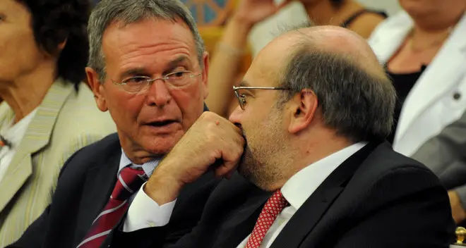 Indennità, stallo sui tagli «Monti ci dica come fare»