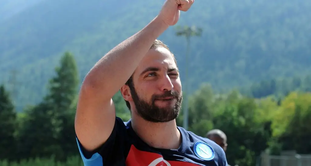 Dimaro fa gli auguri a Hamsik e riabbraccia Higuain