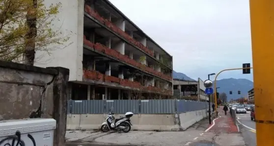 L’ex Euromix sarà demolito: giù il primo ecomostro cittadino