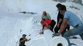 I tecnici al lavoro sul ghiacciaio