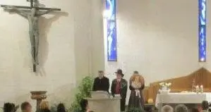 Il parroco caccia gli Schützen dalla chiesa