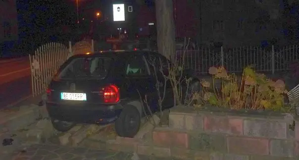 Residenti di via Rosmini petizione anti-incidenti
