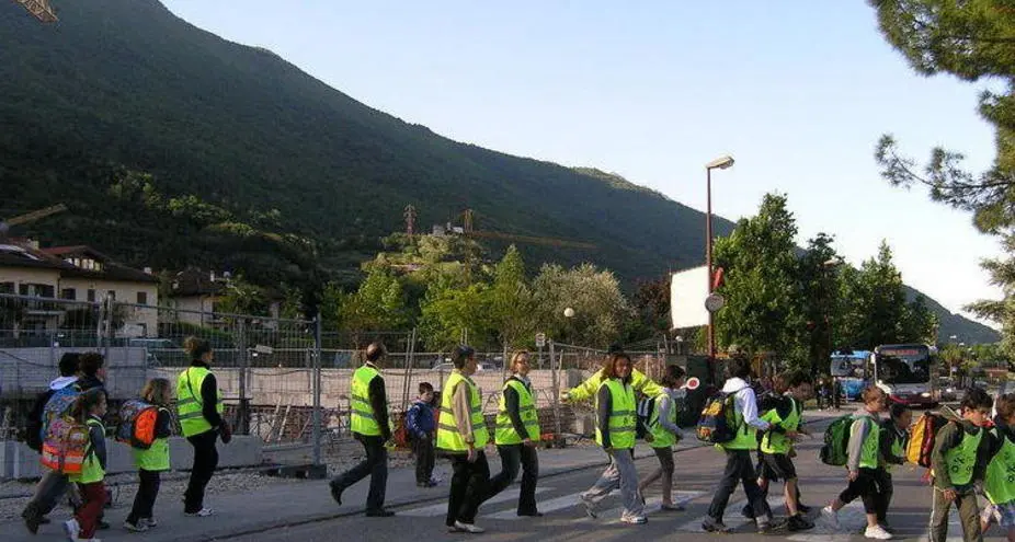 Agli scolari ledrensi non piace il Pedibus