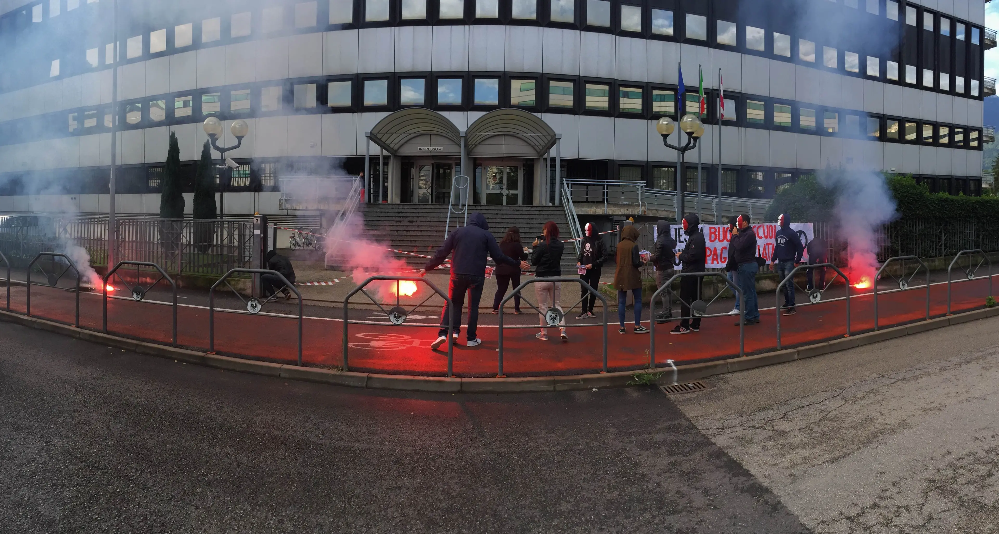 Blitz del \"Blocco Studentesco\" a Palazzo Gilli contro la Buona Scuola