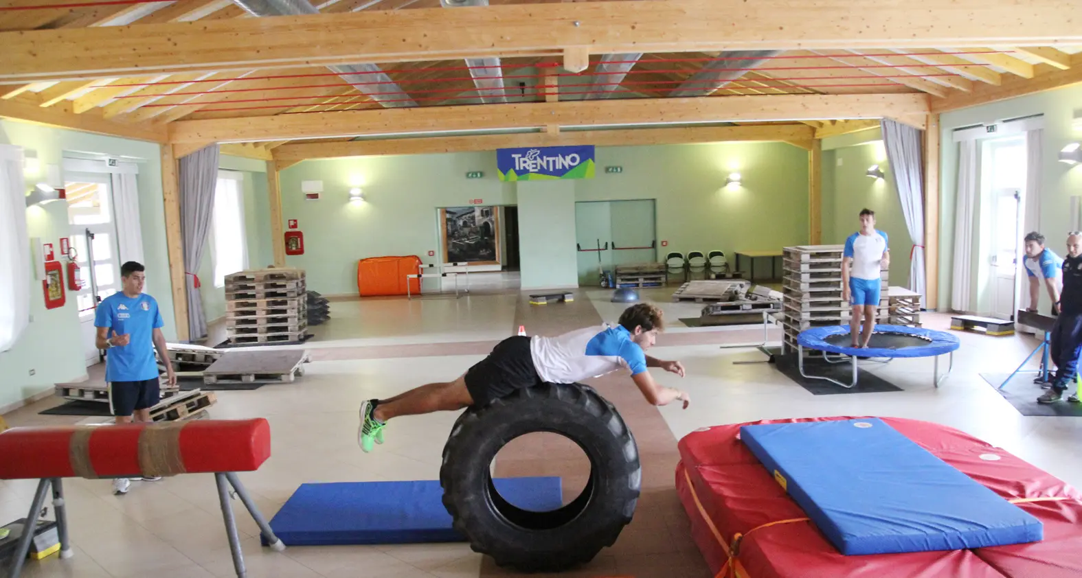 Gli azzurri della Nazionale C fanno parkour a Lavarone