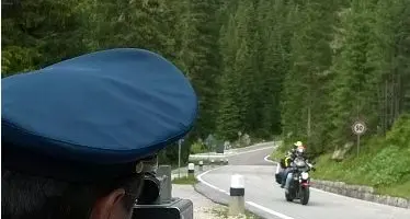 Troppo veloci sui passi: le multe