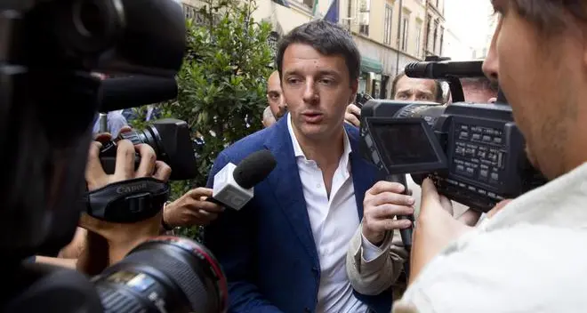 Renzi a Vedrò: «Se vinco io, via dal Parlamento la vecchia guardia Pd»
