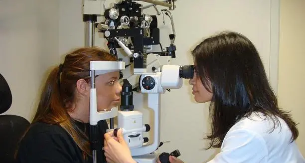 Oculistica, pochi medici: erano otto ora sono solo quattro
