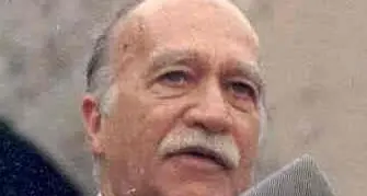 «Intitolate a Giorgio Almirante una via di Levico Terme»