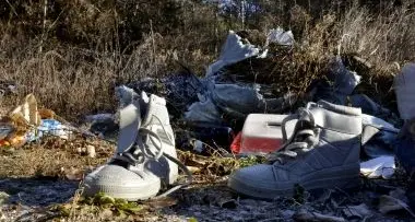 Rovereto, rifiuti ovunque: e il Comune paga