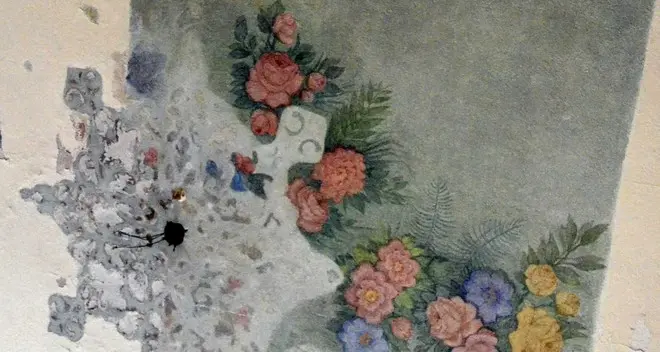 Nel foyer dello Zandonai scoperti tre affreschi