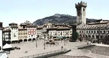 «Riportate l'antica roggia in piazza Duomo»