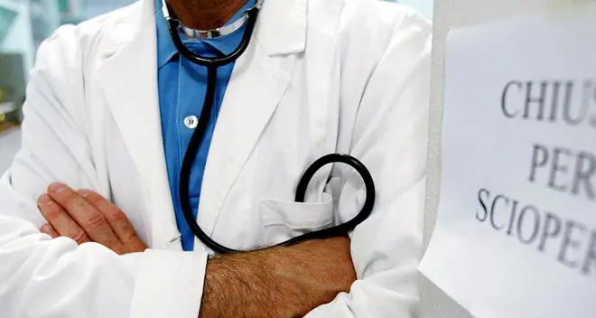 Medici, la protesta delle «visite lampo»