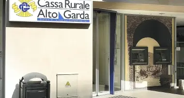 A Riva clonati 200 bancomat