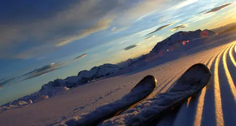 La nuova tendenza in Trentino? Sciare all'alba