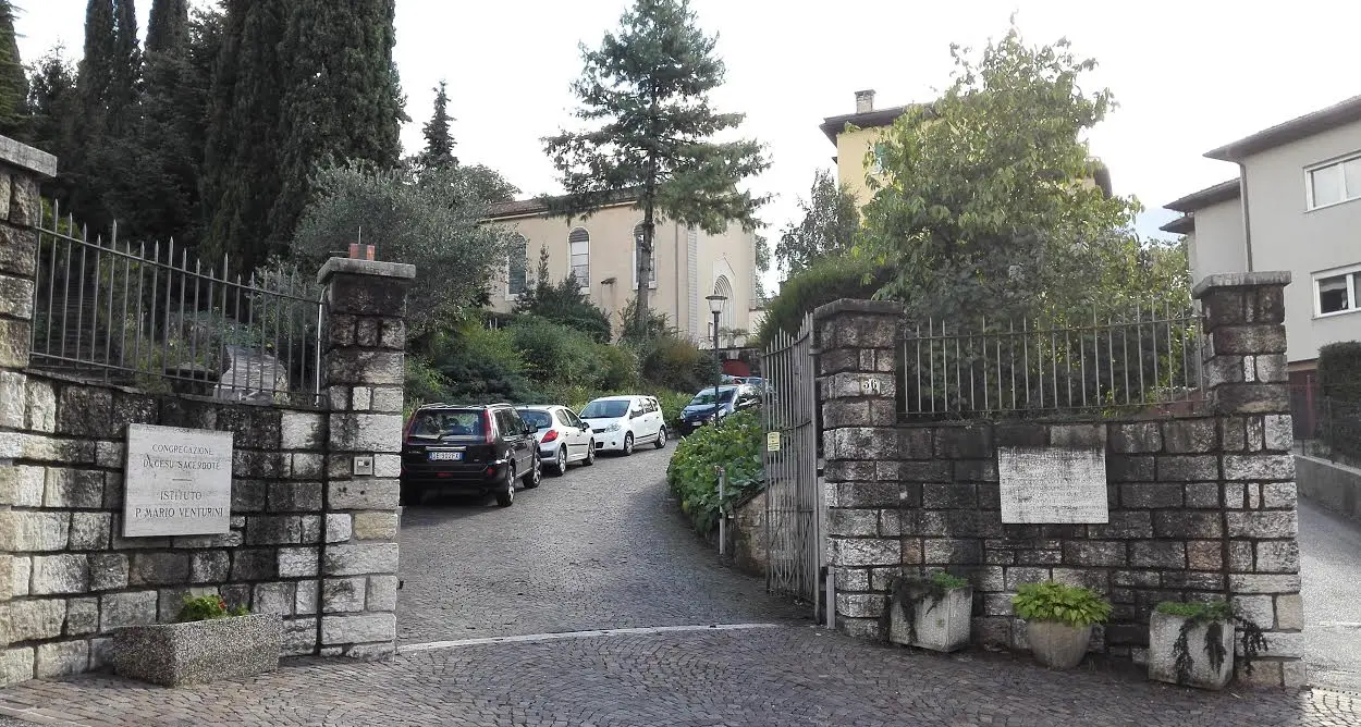 In collina a Trento il convento per i preti «smarriti»