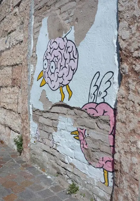 Laurina Paperina, i murales d’autore lasciati nell’incuria