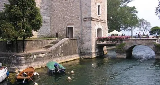 I «saldi» alla libreria del Museo di Riva