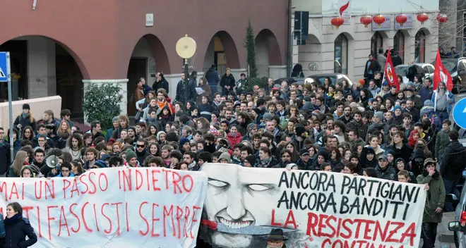 In 200 al corteo contro il fascismo