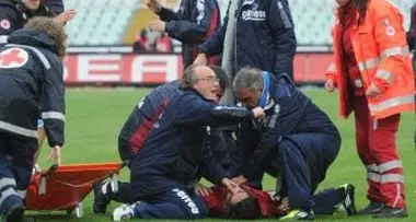 Morosini muore in campo, sospesi tutti i campionati