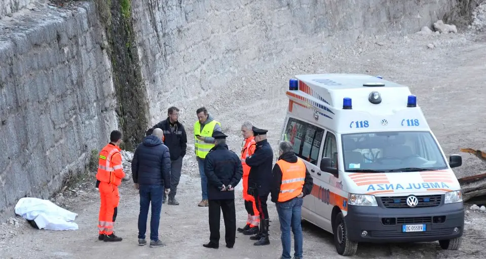 Rovereto, il morto nel Leno è ancora senza nome