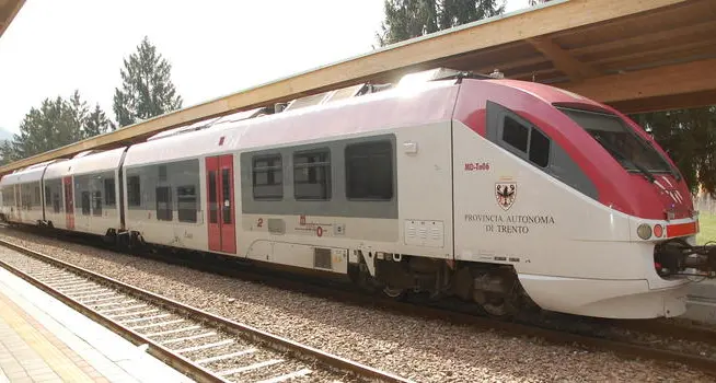 Treni vuoti soppiantati dagli autobus