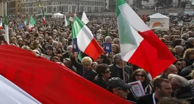 Tricolore nel letame: perdonato