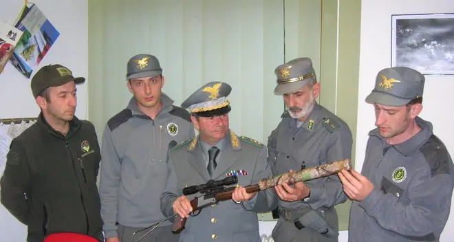 Caccia e armi clandestine: 9 indagati