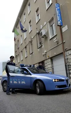 Accattoni ubriachi e con il coltello