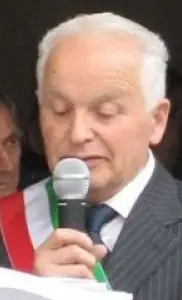 Muro del sindaco abusivo, sarà demolito