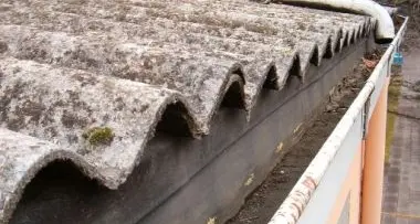 Amianto, quasi due milioni di metri quadri contaminati