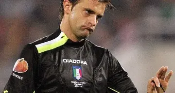 Calcio nel sedere all'arbitro: fuori un anno