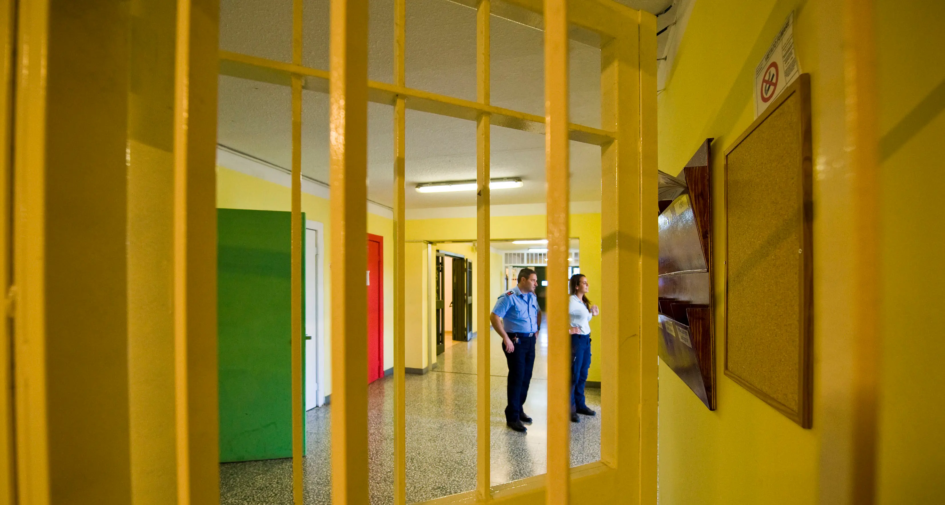 Carcere, non ci sono assistenti sociali