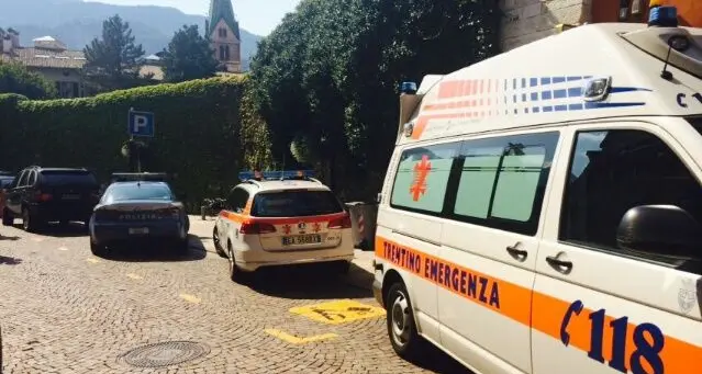 Uccide la compagna e la figlia e si suicida