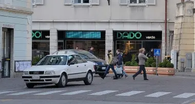 Rovereto: pedoni bistrattati, fioccano le multe