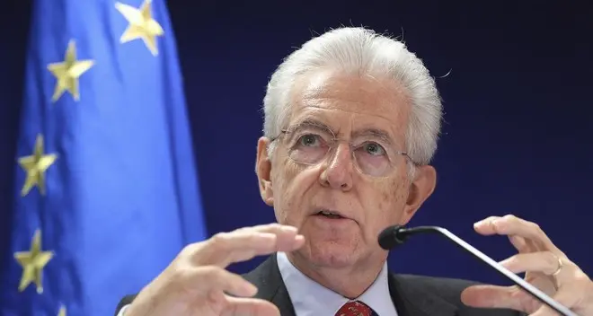 Un corteo contro l’arrivo del premier Monti