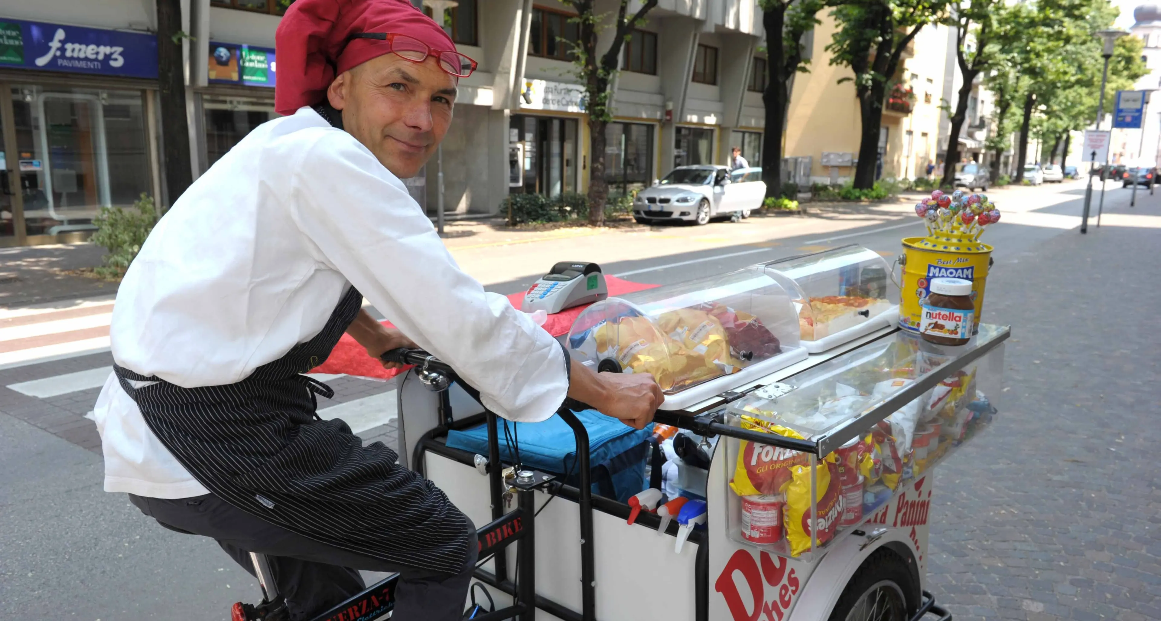Trento, lascia il triciclo dei panini e torna a fare l’orafo