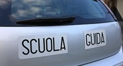 Tamponato dalla scuola guida