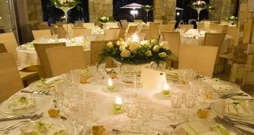 In 30 al pranzo di nozze ma nessuno paga il conto