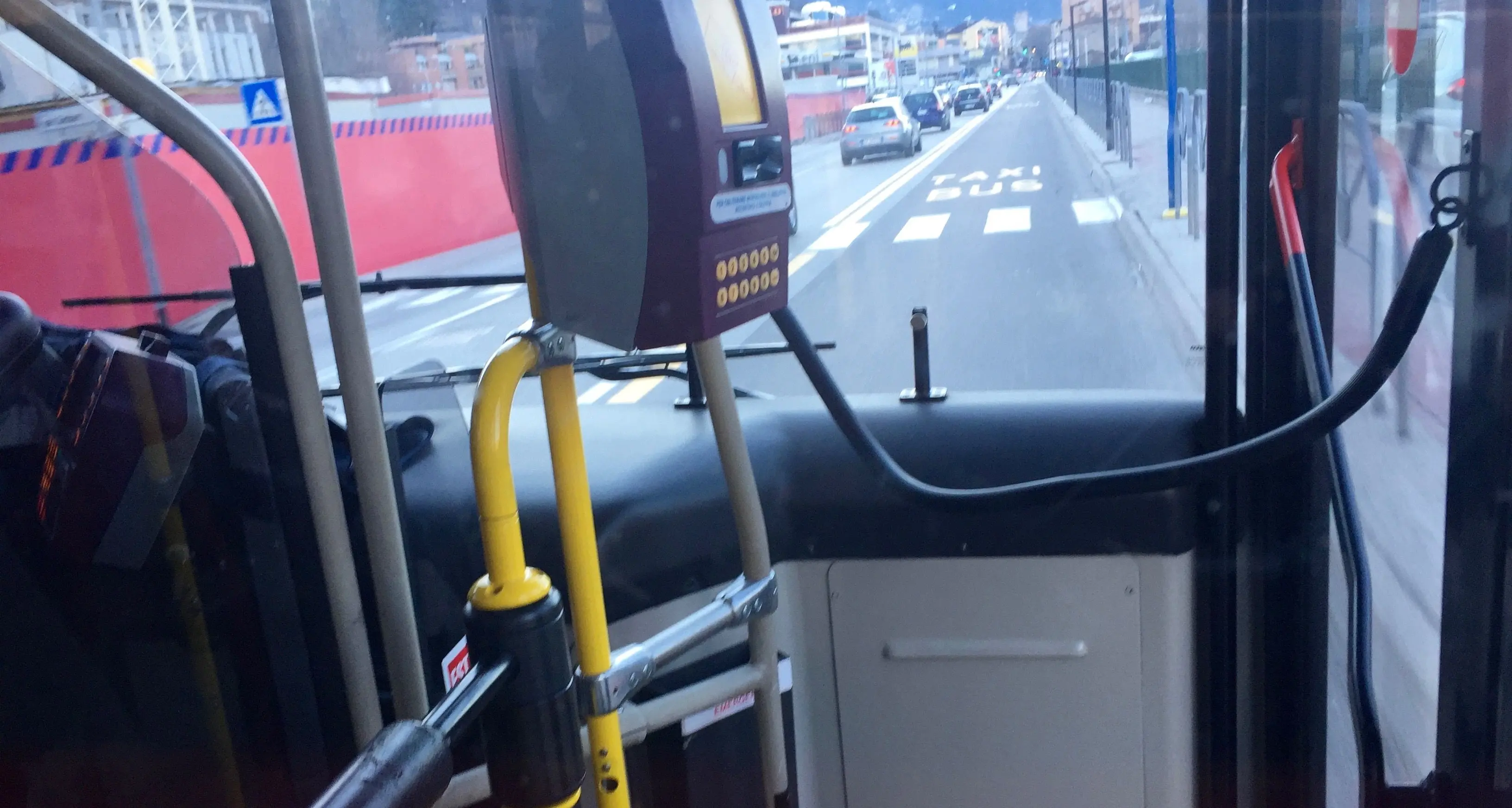 Bus, a Lavis con i tornelli chi non paga resta a piedi