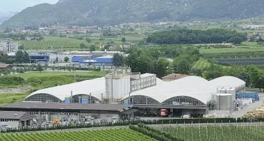 Arco: silo in fiamme, paura all'Aquafil