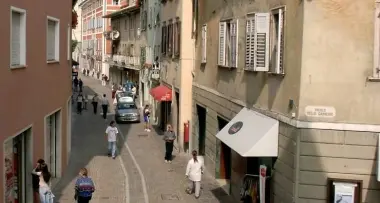 Edicole e panetterie aperte dalle 6