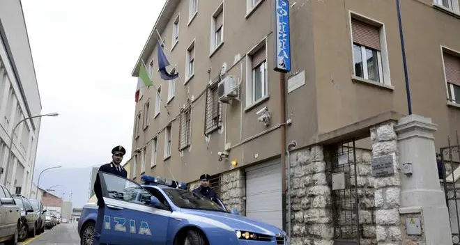 Rovereto, anziano picchiato e rapinato in casa