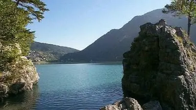 Il lago di Molveno in Trentino