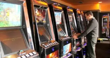 Trento: viaggio tra i forzati del gioco d'azzardo