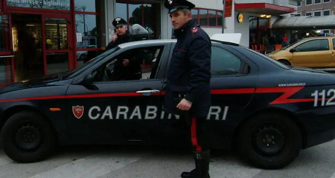 Incontro in chat e ricatto, arrestato un militare