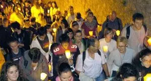 Pellegrinaggio di 800 giovanidi notte da Trento a Montagnaga