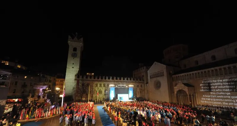Universiade, folla e spettacolo per la cerimonia