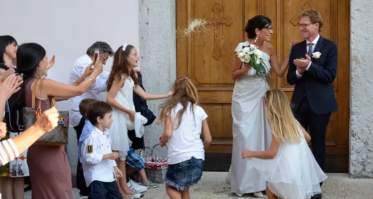 Olivi, un matrimonio tra amici e politici e anche Bobby Solo
