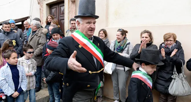 Festa del Sol, «bacchettate» alla Biosfera e ai contatori / VIDEO